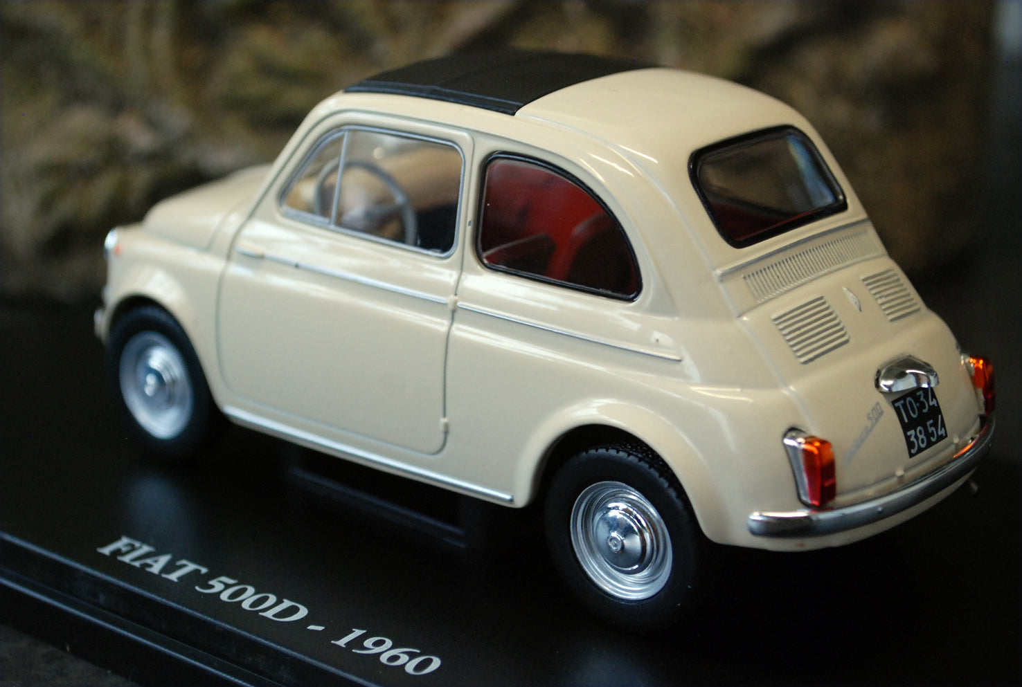 1960 Fiat 500 D 1:24 Fabbri / White Box / Hachette