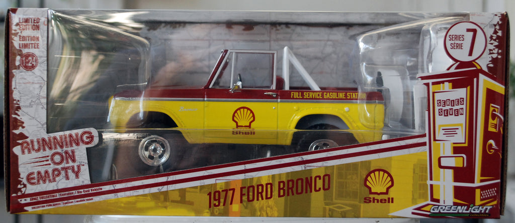 Green Light 85083  Running on empty 7 1977 Ford Bronco Shell 1:24