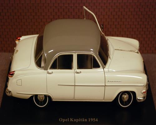 1954 Opel Kapitän 1:24 Fabbri / White Box / Hachette