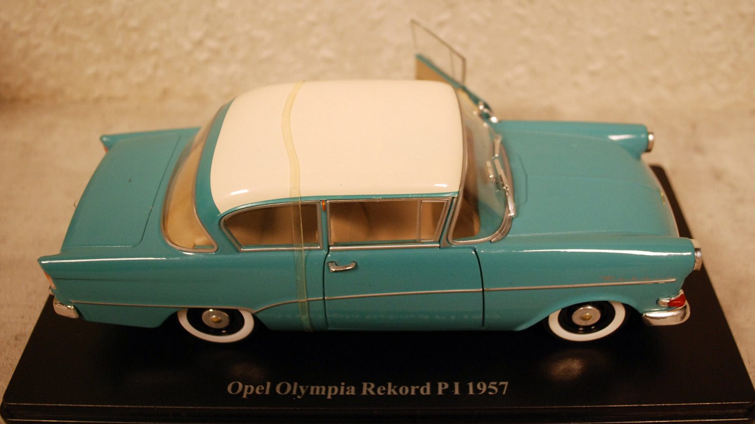 1957 Opel Olympia Rekord 1:24 Fabbri / White Box / Hachette