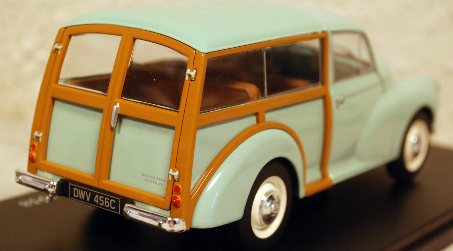 1958 Morris Minor 1000 Traveller 1:24 Fabbri / White Box / Hachette