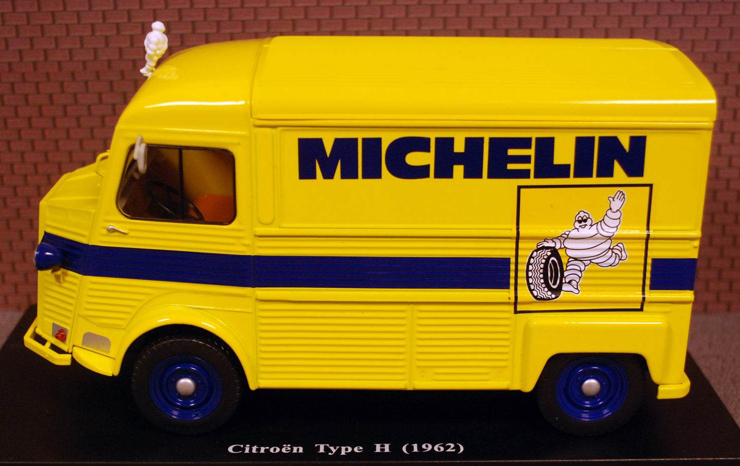 1962 Citroen Type H Michelin 1:24 Fabbri / White Box / Hachette