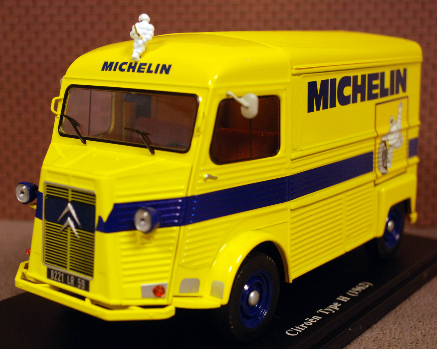 1962 Citroen Type H Michelin 1:24 Fabbri / White Box / Hachette