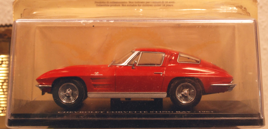 1963 Chevrolet Corvette Sting Ray Split Window 1:24 Fabbri  White Box Hachette