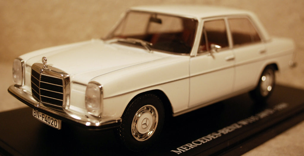 1968 Mercedes 200 D W115 1:24 Fabbri  White Box Hachette