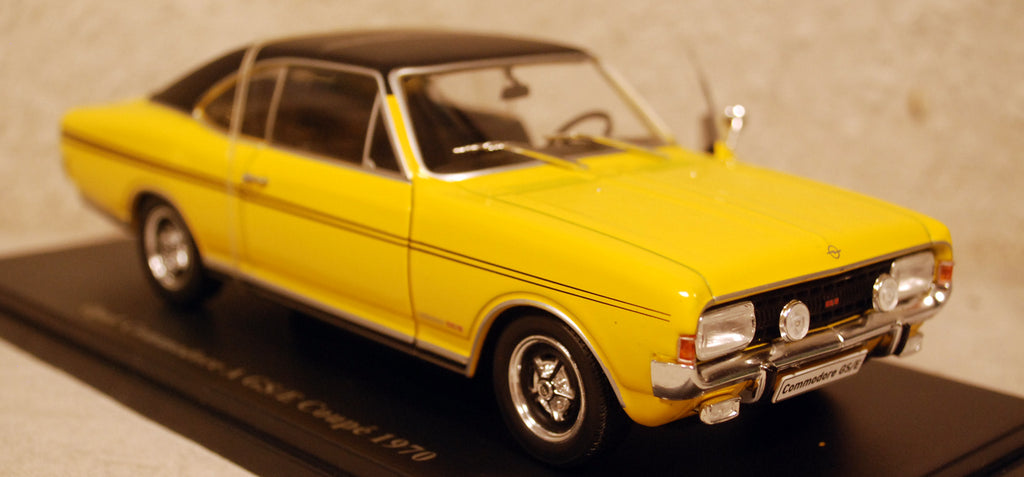 1970 Opel Commodore a GS e 1:24 Fabbri / White Box / Hachette