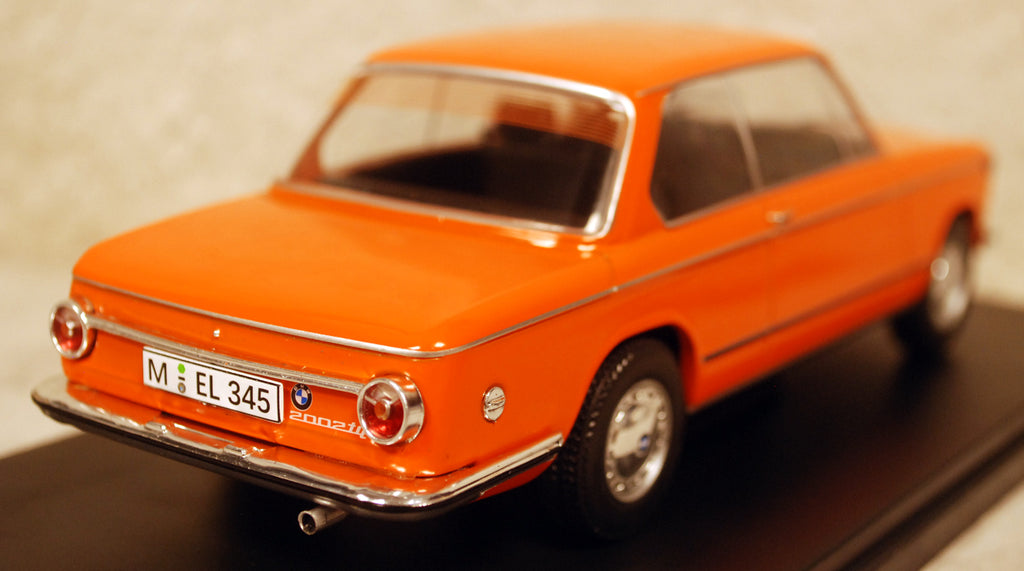 1971 BMW 2002 tii 1:24 Fabbri  White Box Hachette