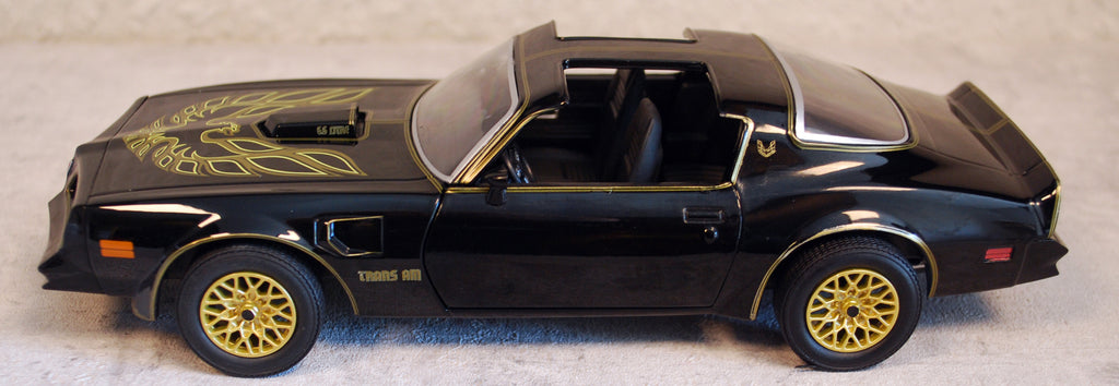 1977 Pontiac Firebird Trans Am WIE Smokey & the Bandit, 1:24, Green Light 84036