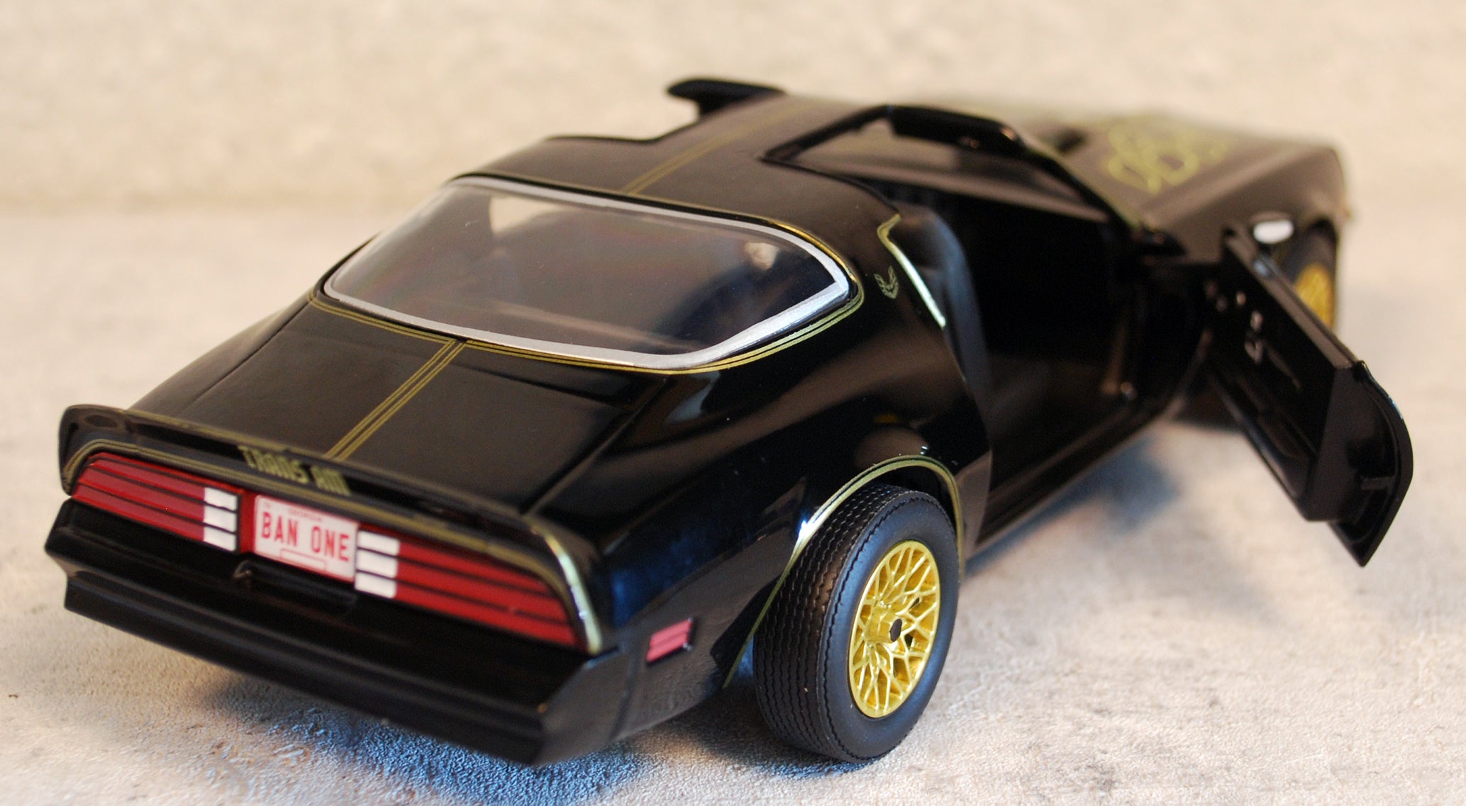 1977 Pontiac Firebird Trans Am WIE Smokey & the Bandit, 1:24, Green Light 84036