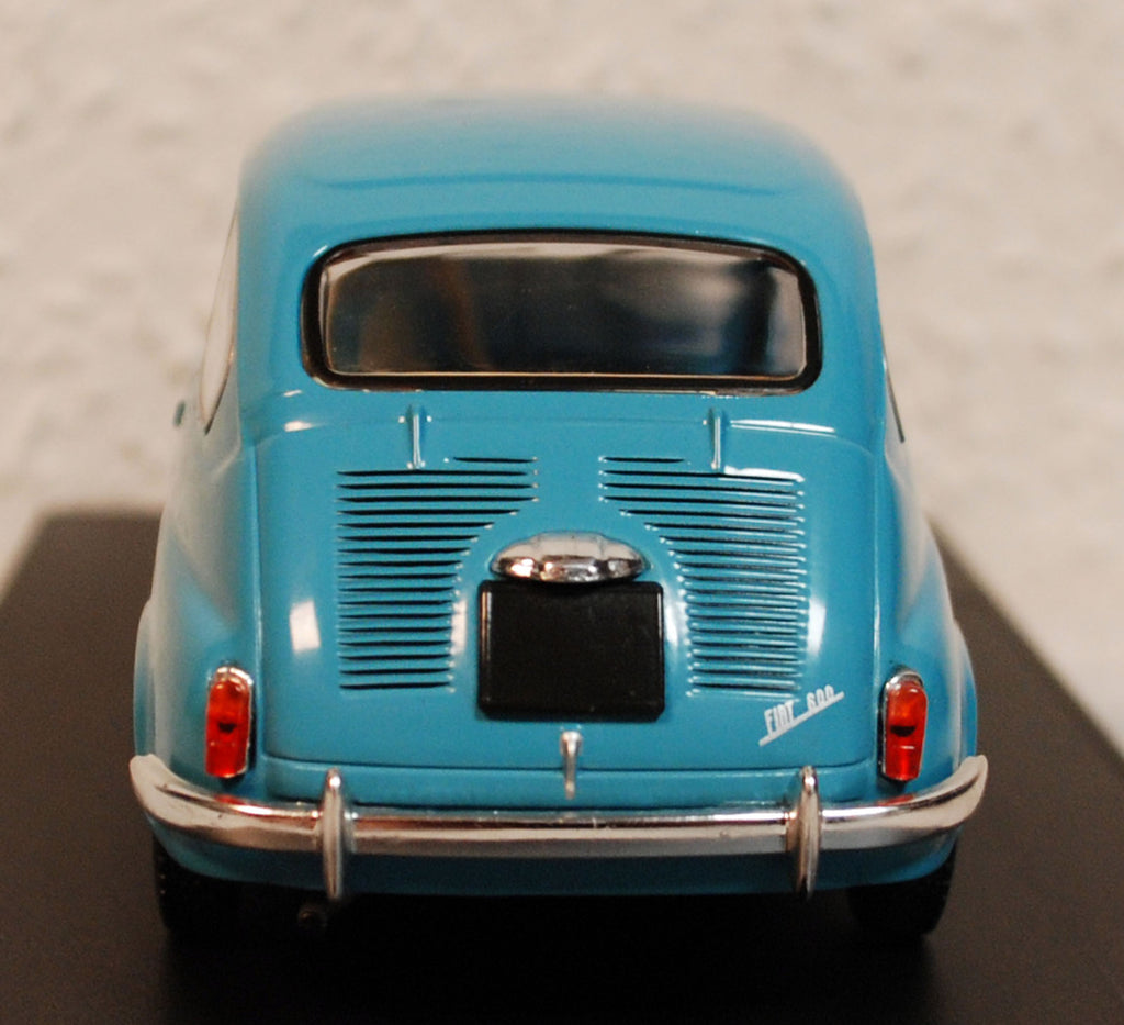 1960 Fiat 600 D 1:24 Fabbri / White Box / Hachette