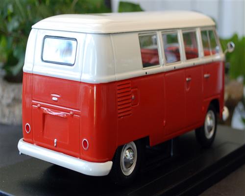 1960 Volkswagen VW Bus Bulli T1 1:24 Fabbri / White Box / Hachette