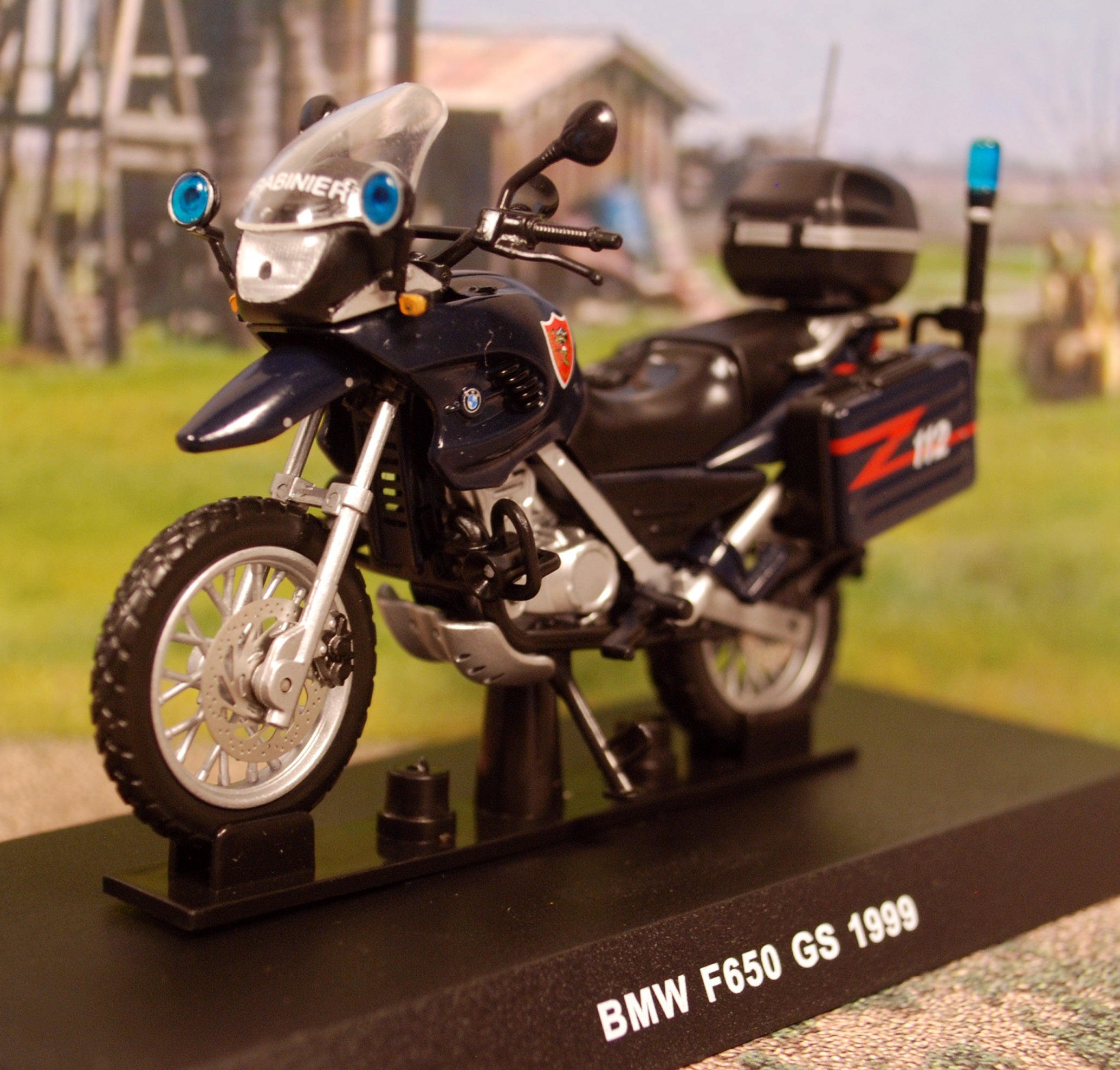 Polizeimotorrad 1999 BMW F 650 GS Carabinieri 1:24 DeAgostini