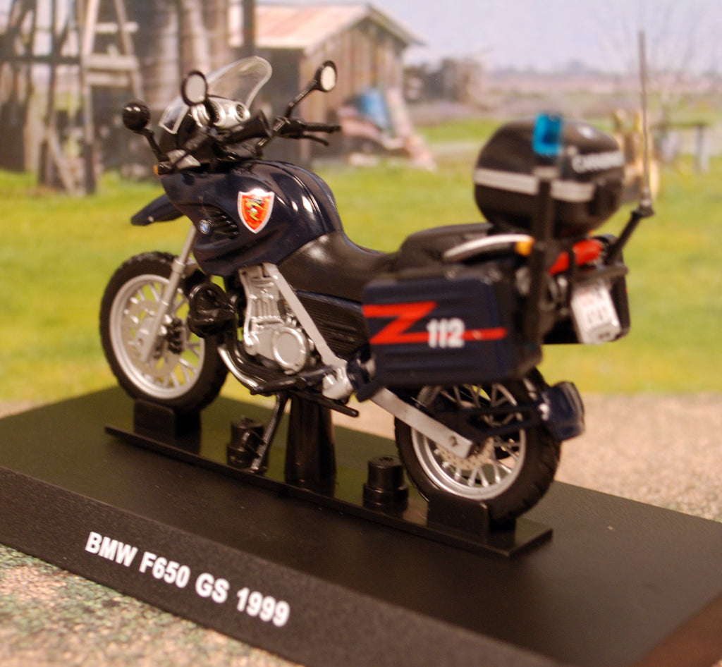 Polizeimotorrad 1999 BMW F 650 GS Carabinieri 1:24 DeAgostini