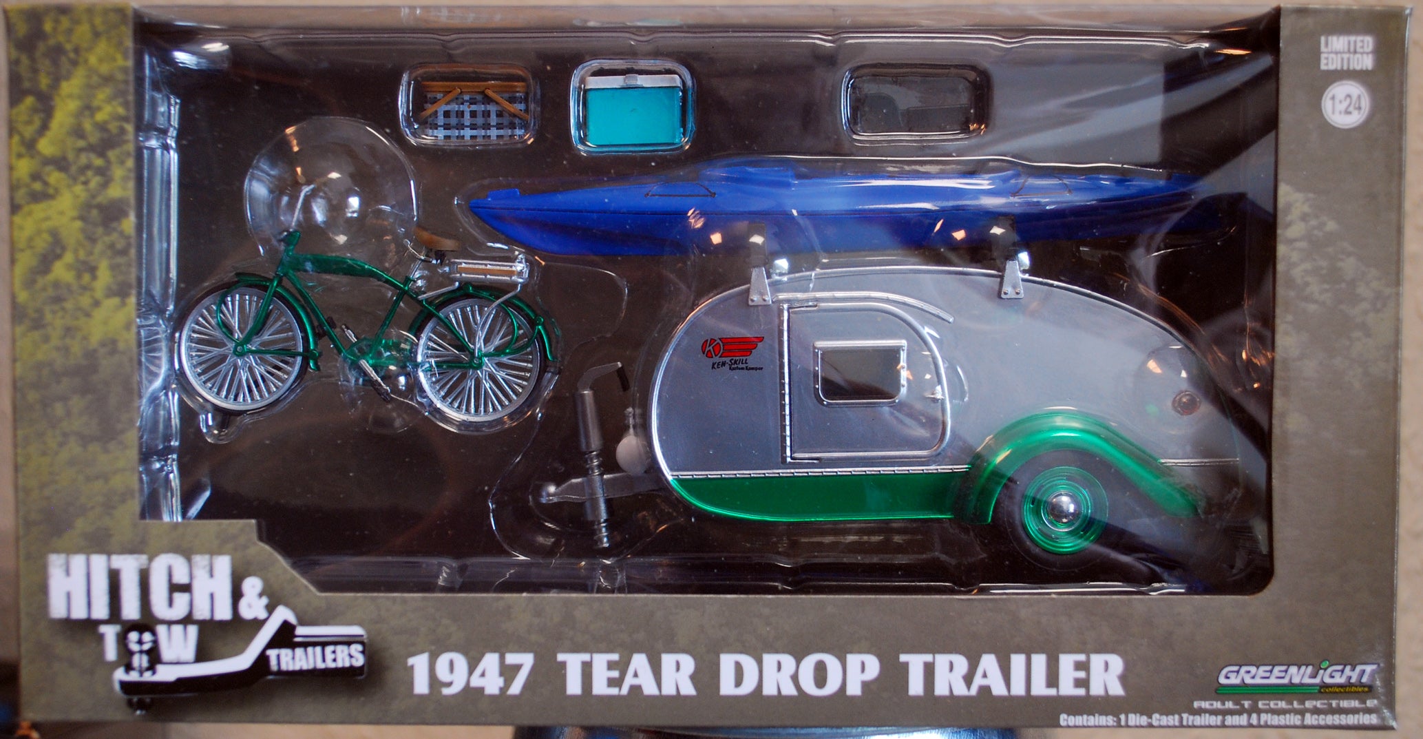 1947 Ken Skill Teardrop Camping Trailer Camping Anhänger 1:24 Green Light 18440