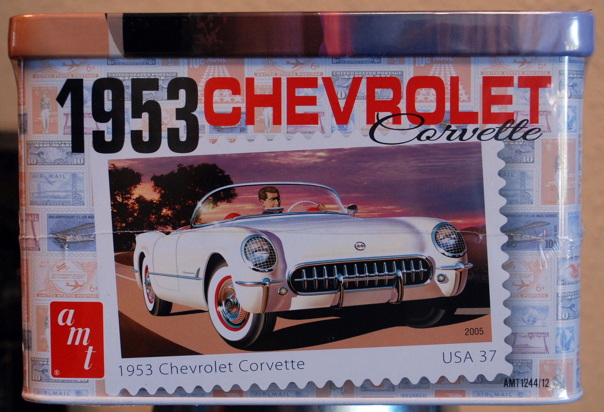 AMT 1244 1953 Chevrolet Corvette 2´n1 1:25 Collector Tin