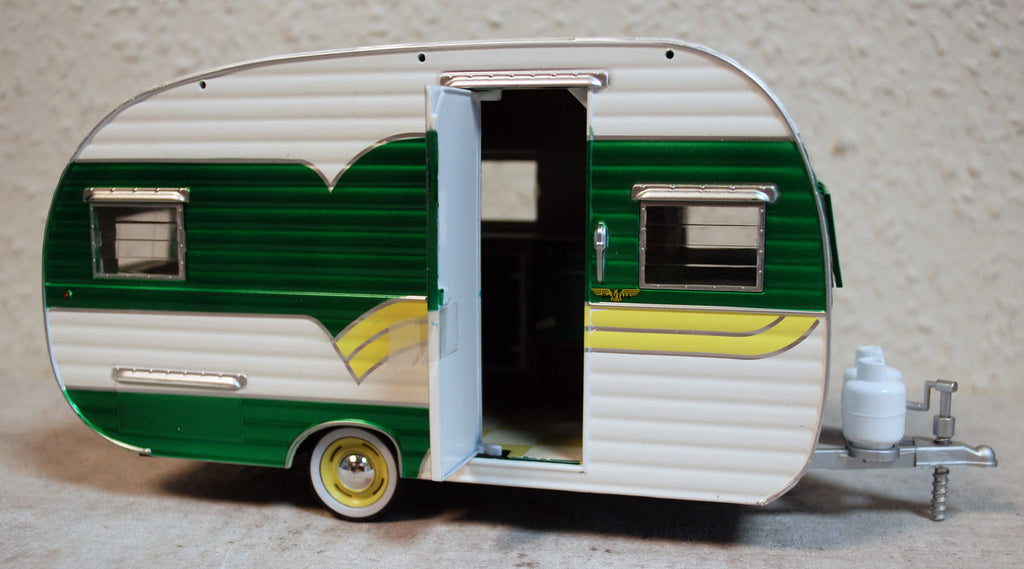 1958 Catolac DeVille Camping Trailer Anhänger 1:24 Green Light 18450