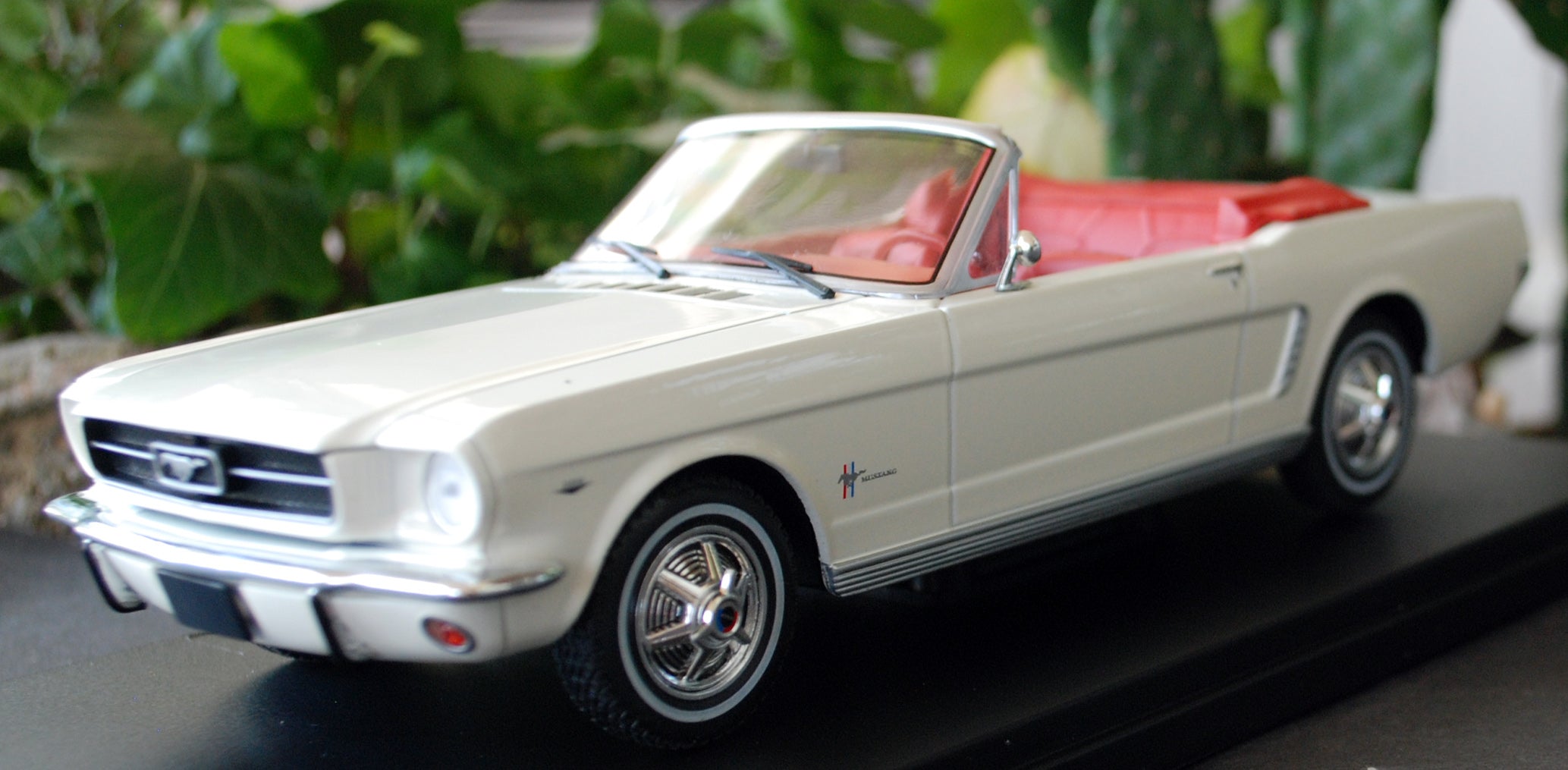 1965 Ford Mustang Convertible 1:24 Fabbri / White Box / Hachette