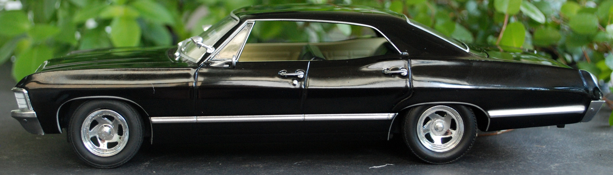 1967 Chevrolet Impala Sport Sedan wie Supernatural 1:24 Greenlight 84035