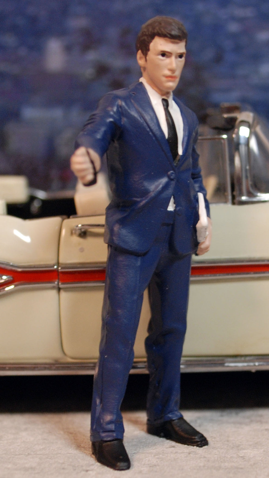 76407 American Diorama The Dealership Male Salesperson 1:24 neu 2022