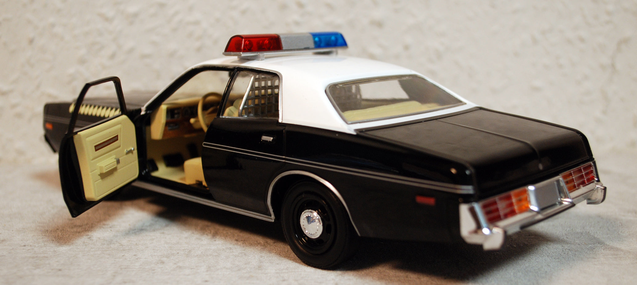 1977 Dodge Monaco Hatchapee County Sheriff 1:24 Green Light 84107