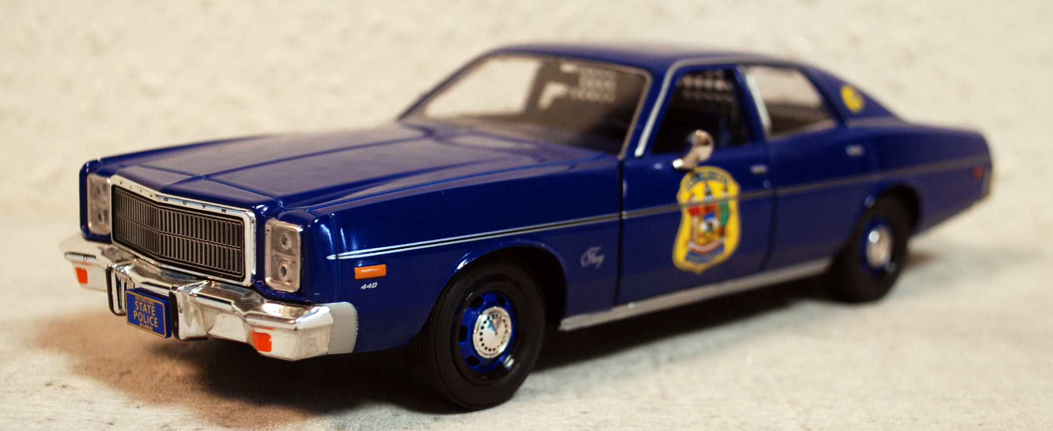 1978 Plymouth Fury  Delaware State Police 1:24 Green Light 85552