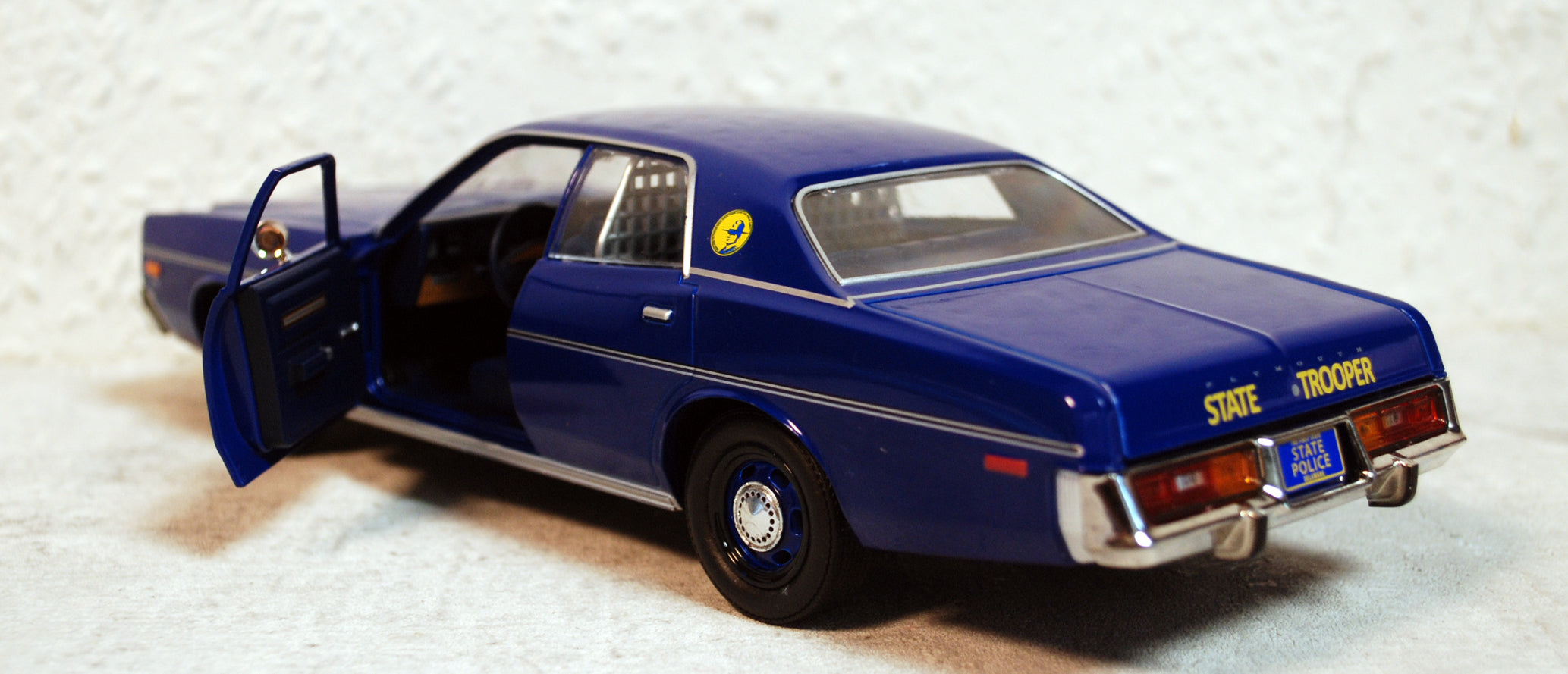 1978 Plymouth Fury  Delaware State Police 1:24 Green Light 85552
