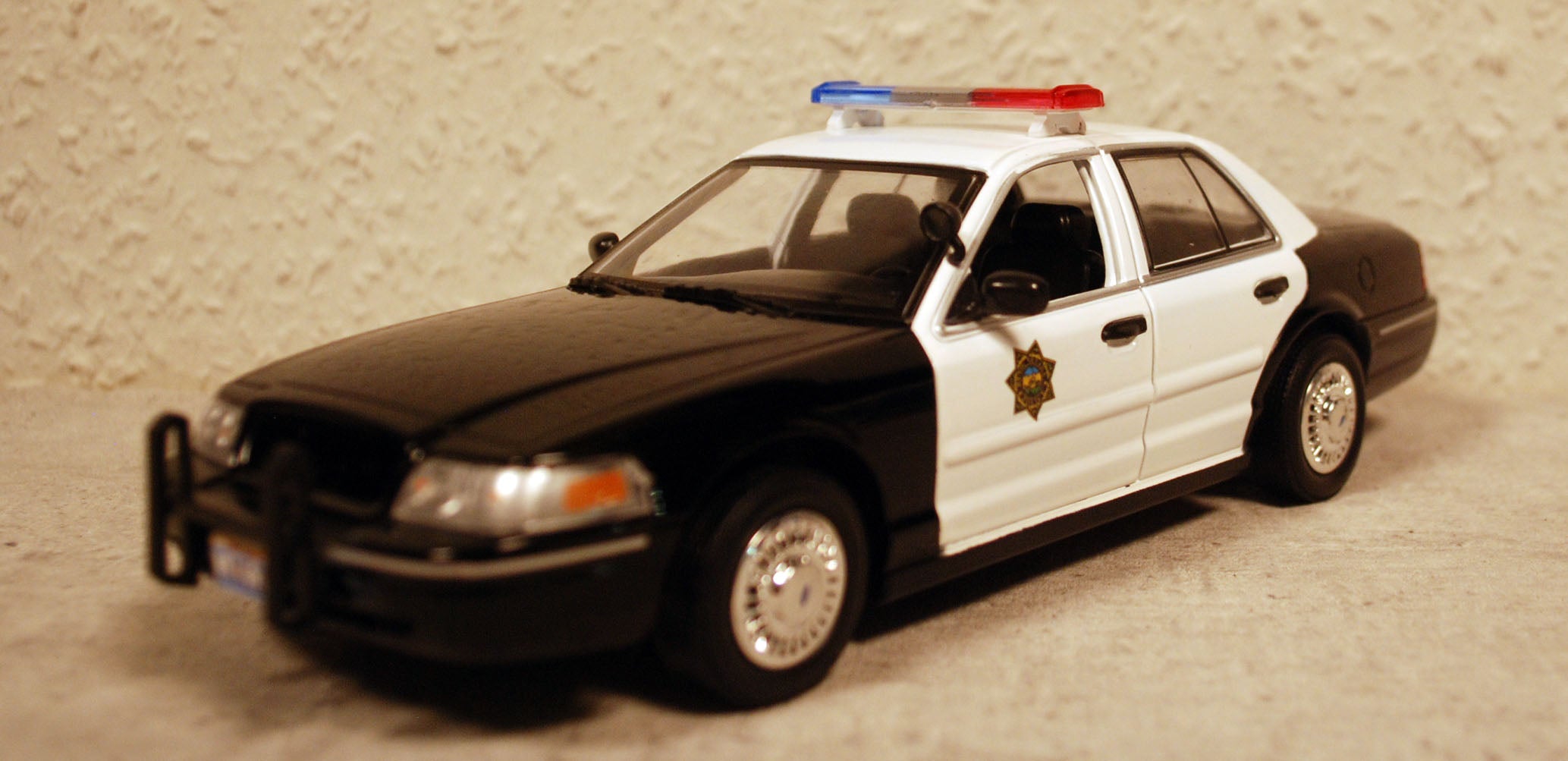 Greenlight 84162 1998 Ford Crown Vic. Reno 911 Nevada Police 1:24