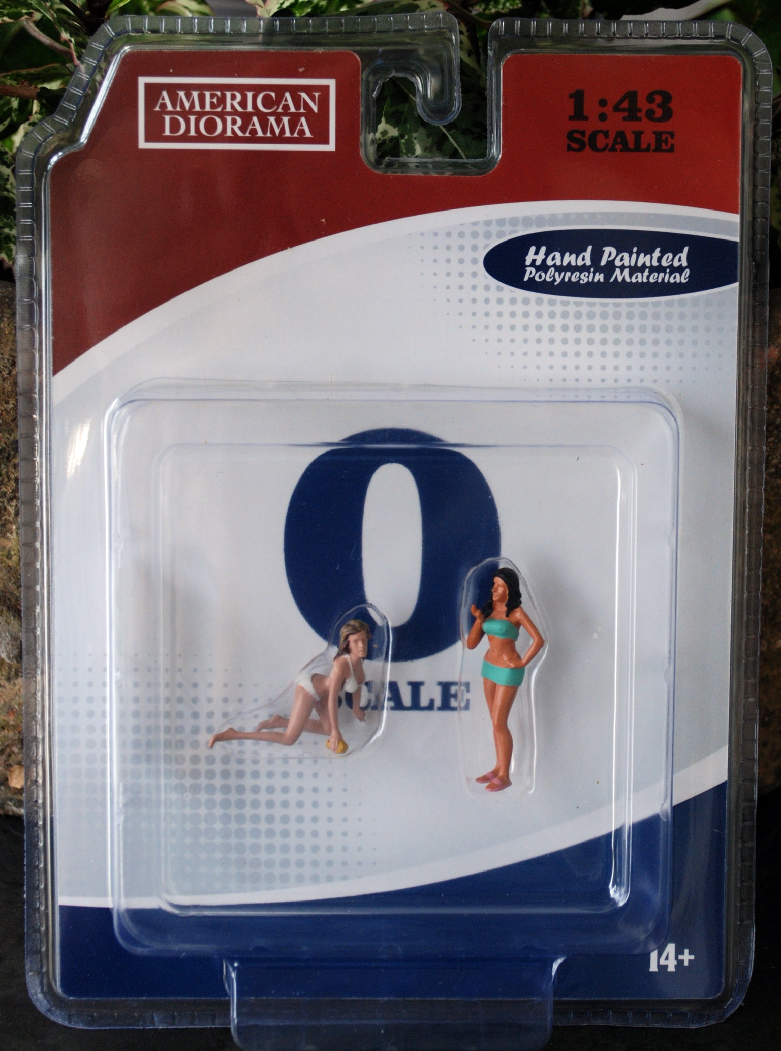 38355 American Diorama Car Wash Girl Dorothy + Barbara 1:43