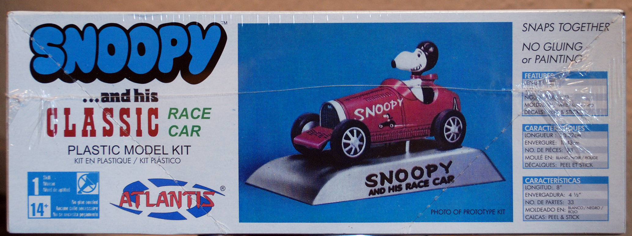 Peanuts Snoopy and his classic Race Car Atlantis 6894