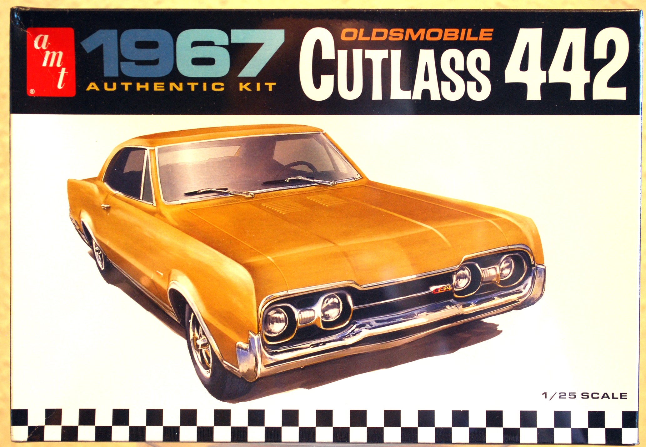 AMT 1365 1967 Oldsmobile 4-4-2 Cutlass 1:25