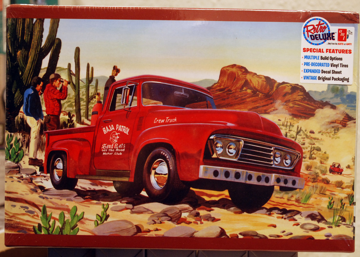AMT 1505 1953 Ford Stepside Pickup Baja Patrol Crew Truck 1:25