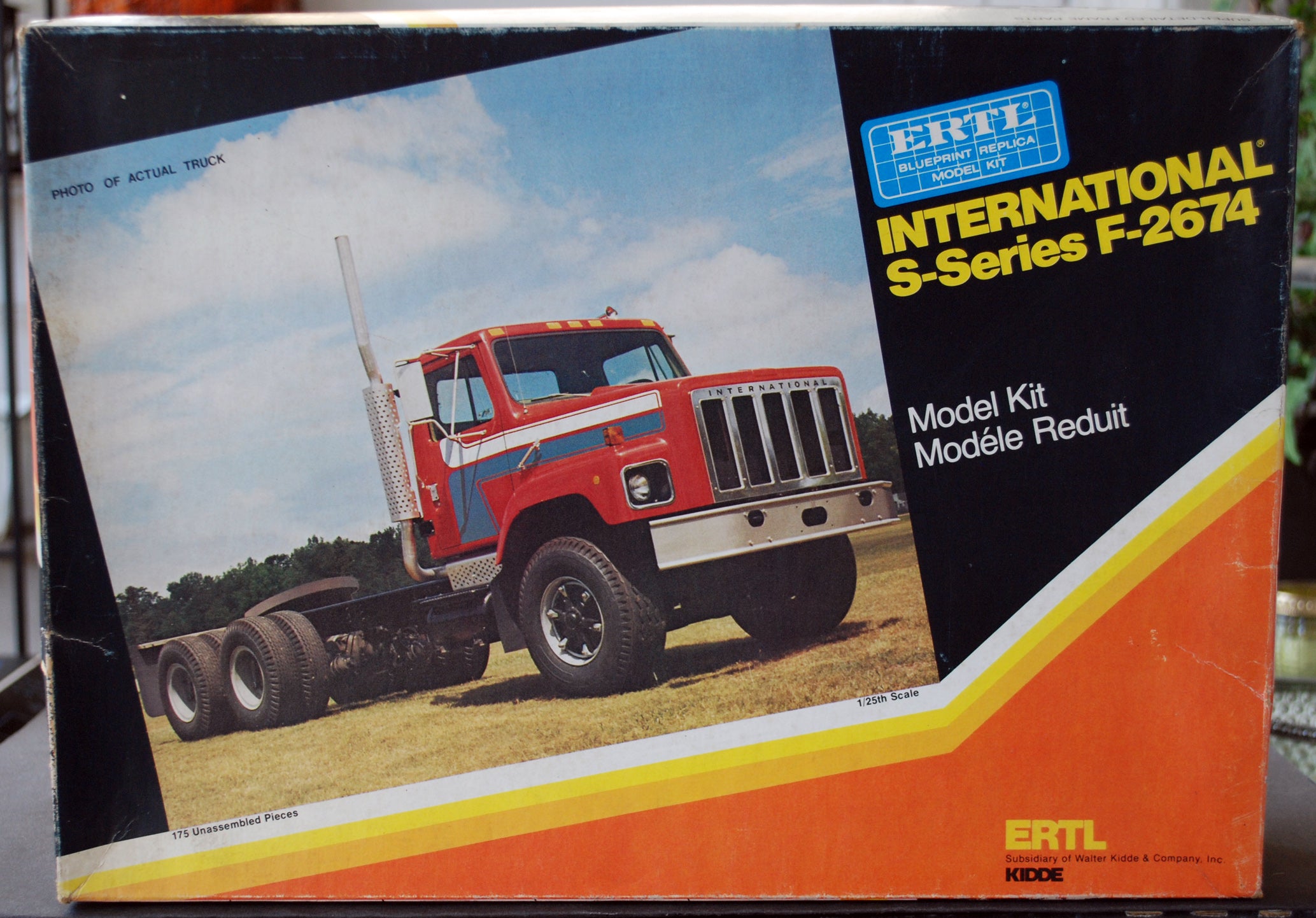 AMT 8026 1978-89 IHC International S-Series F-2674 Non-Sleeper 1:25 sehr selten