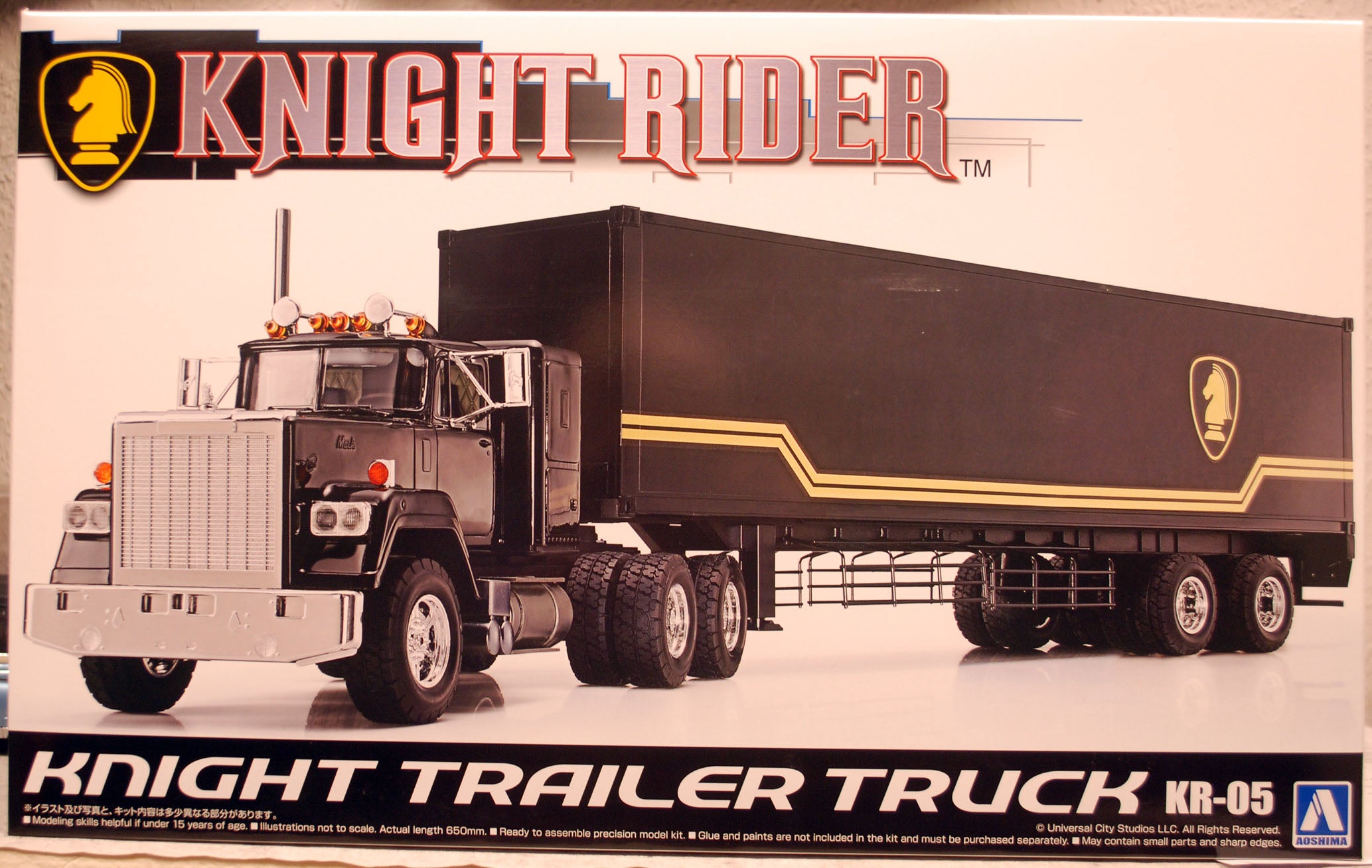 GMC Semi Truck & Trailer Knight Rider K.I.T.T. 1:28  Aoshima 063798