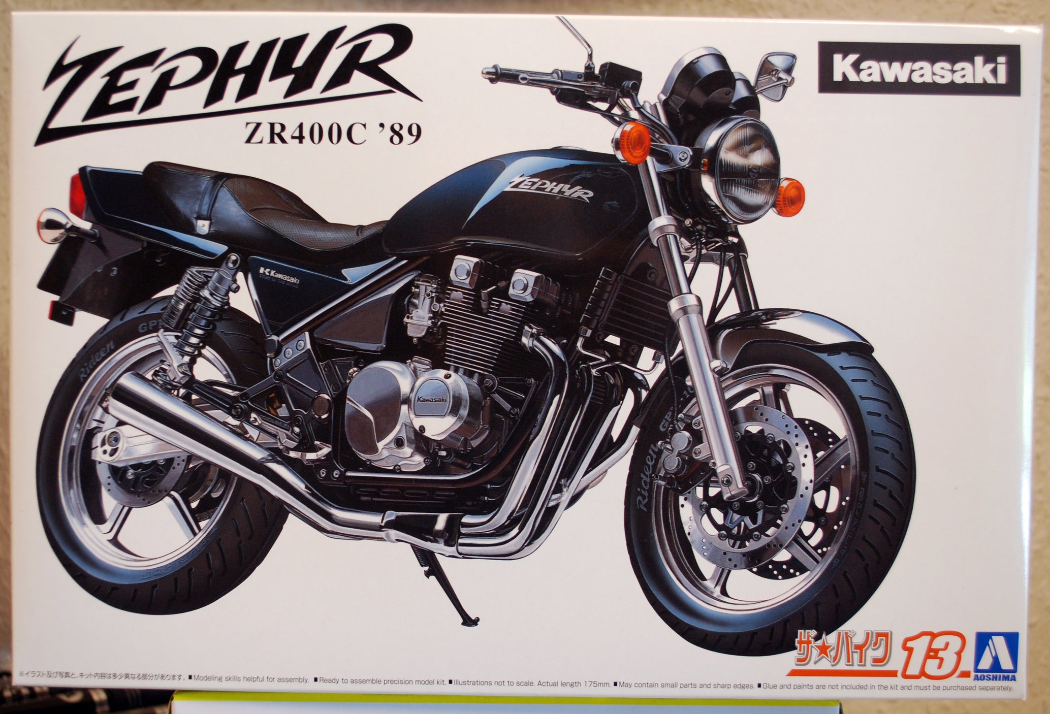 Aoshima 0063958 1989 Kawasaki Zephyr ZR 400 C 4 1:12