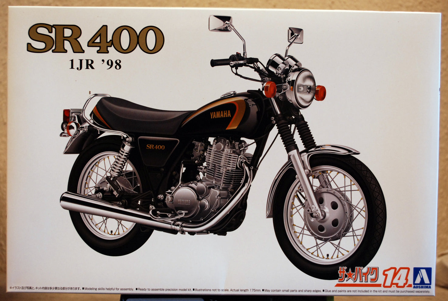 Aoshima 064986 1998 Yamaha SR 400 S 1JR 1:12 Motorrad Bike Bausatz