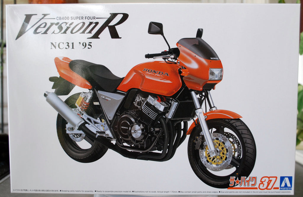 Aoshima 065761 1995 Honda CB 400 Superfour NC31 1:12 Motorrad