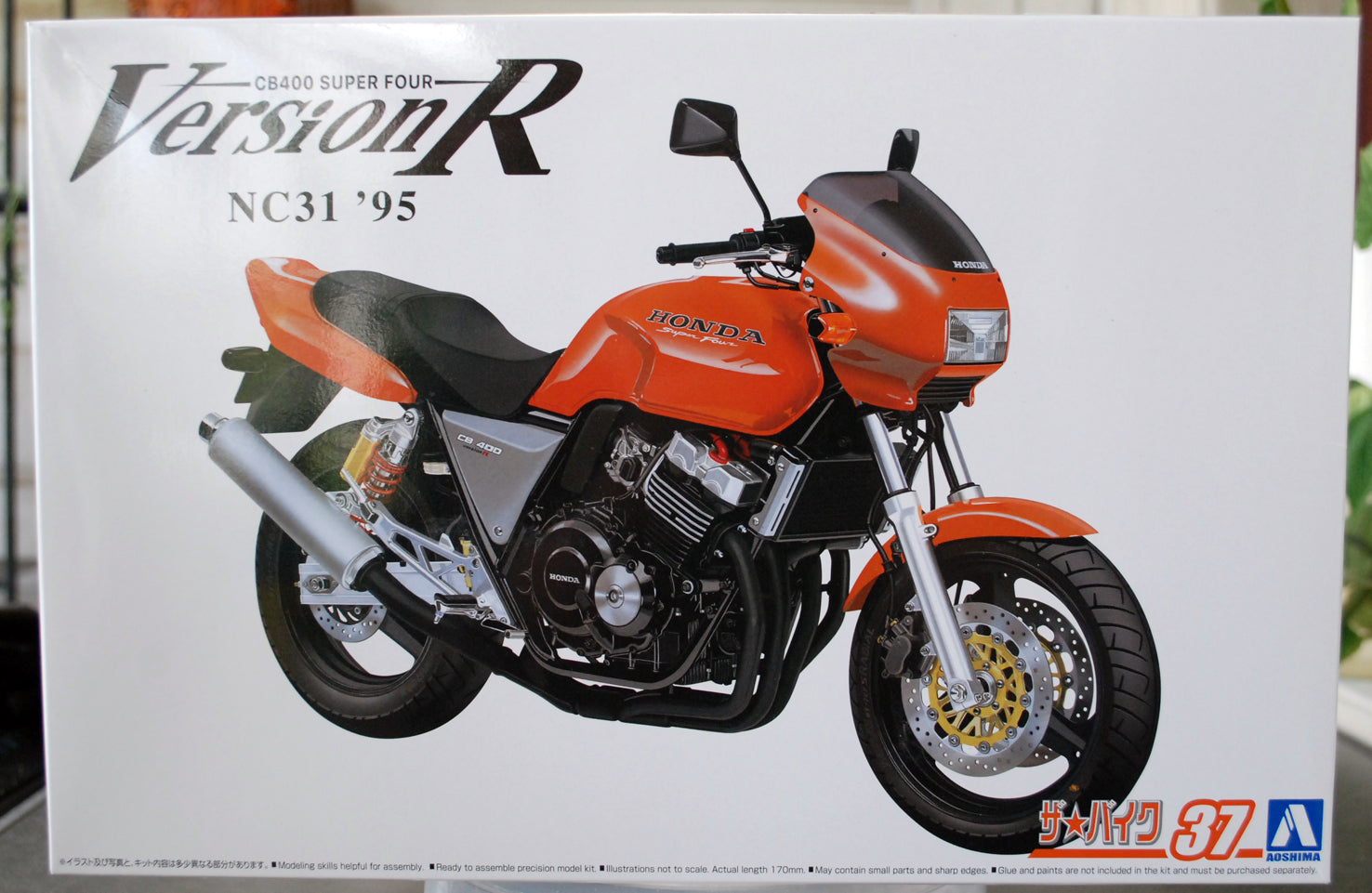 Aoshima 065761 1995 Honda CB 400 Superfour NC31 1:12 Motorrad