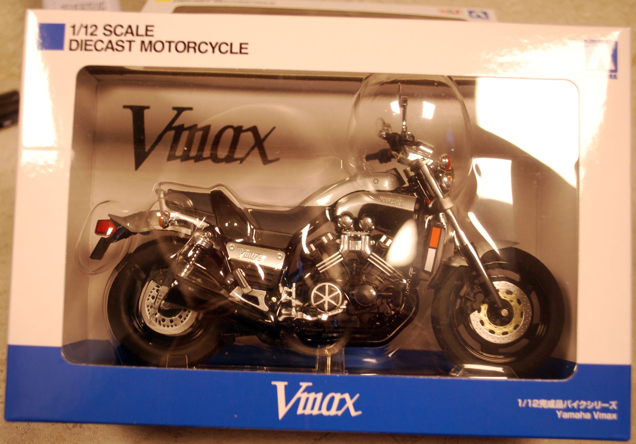 Yamaha V-Max silber 1:12 Aoshima 109601