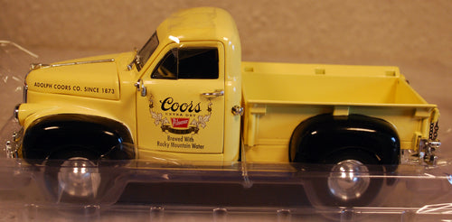 1947 Studebaker Pickup Coors Extra Dry Pilsener 1:24 Autoworld AW24012