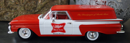 1959 Chevrolet Sedan Delivery Miller Beer 1:24 Autoworld 24014