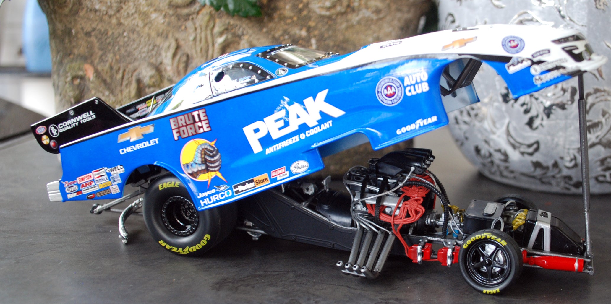 Autoworld AWN007 2021 Chevrolet Camaro NHRA Funny Car Brute Force 1:24