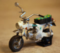 Bandai 450845 1969 Honda Dax weiß 1:24 Fertigmodell