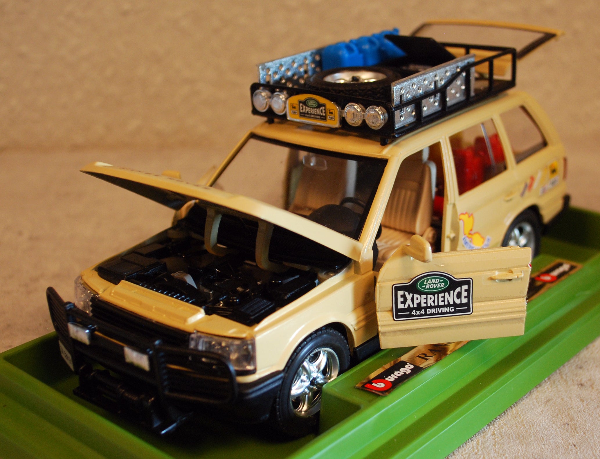 1994 Range Rover Safari 1:26 Burago 16305
