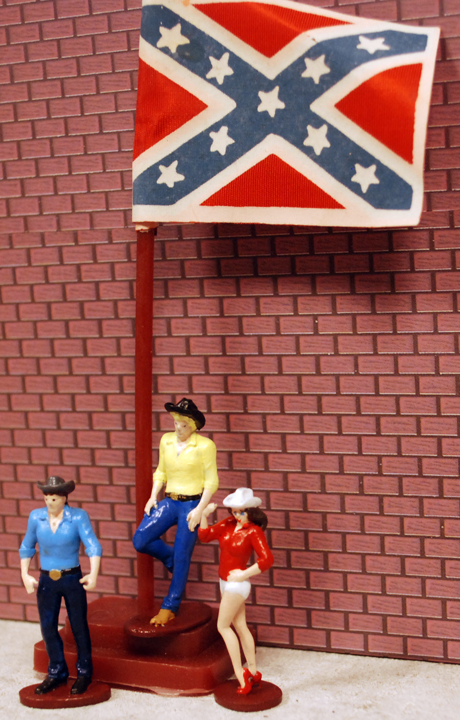 Cartrix L015 Dukes of Hazzard Set Daisy, Bo und Luke & Flagge 1:43