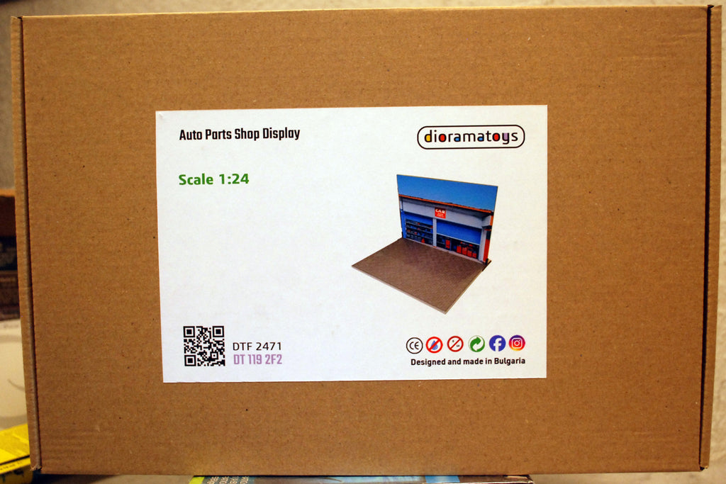 Dioramatoys DTF2471 Auto Parts Shop Display 1:24