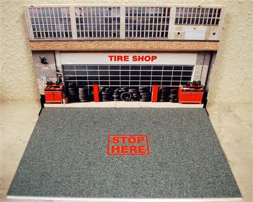 Dioramatoys DTF2472 Tire Shop Display 1:24