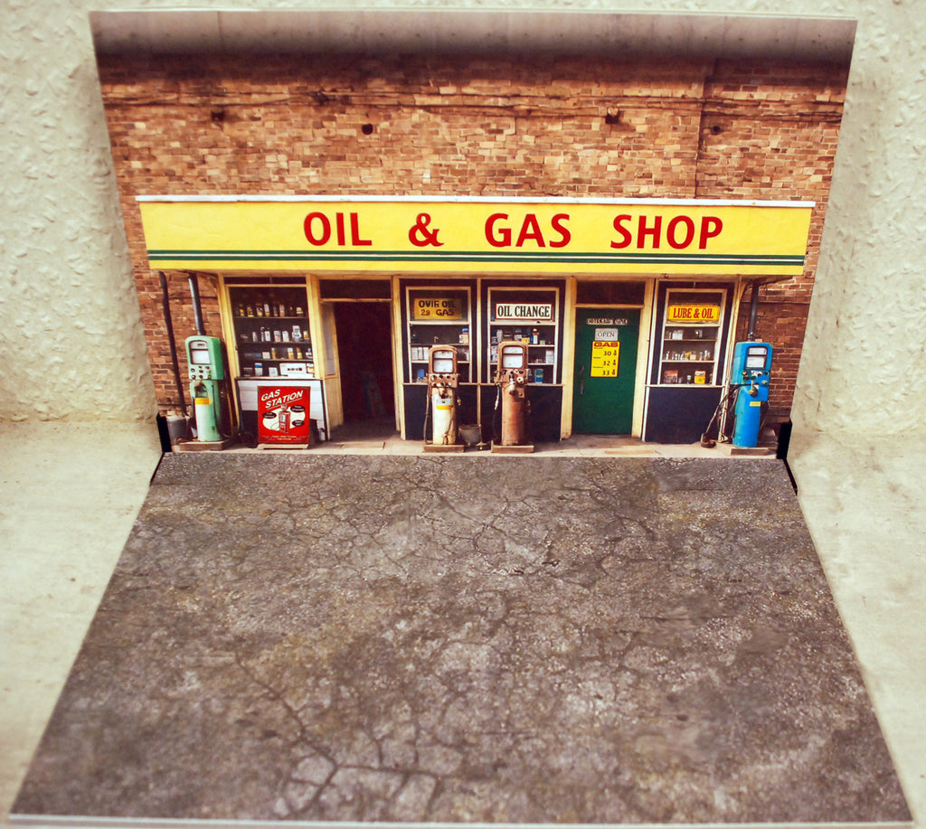 Dioramatoys DTF2473 Oil & Gas Shop Display 1:24