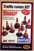 Doozy 016 Traffic Cones Verkehrshütchen Absperrmarkierung 1:24