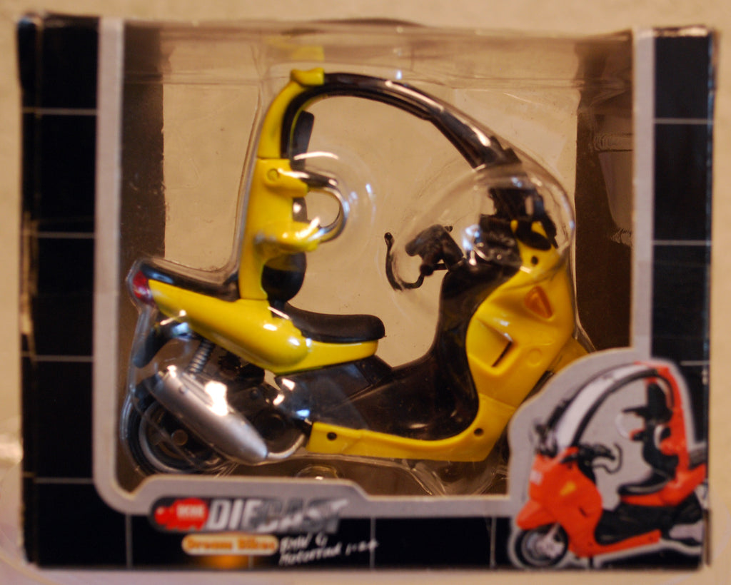 Dickie 3385634 2000 BMW C1 gelb 1:24 Fertigmodell