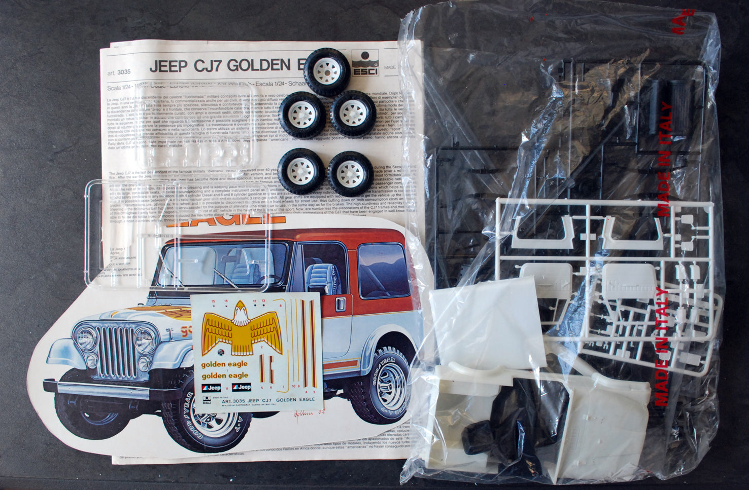 Esci 3041 3038 3035 1977 Jeep CJ - 7 Renegade Laredo Golden Eagle 1:24